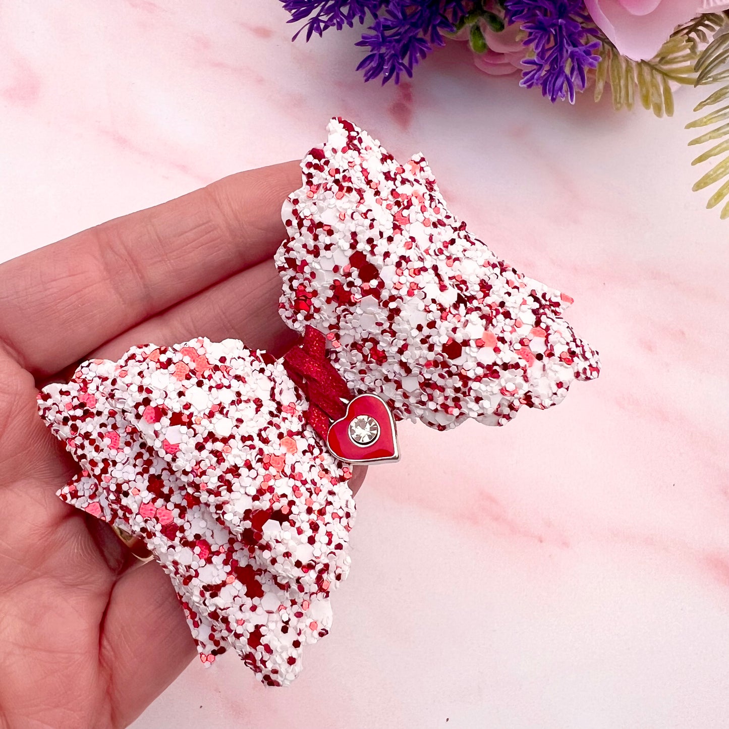 Valentine scallop Bow